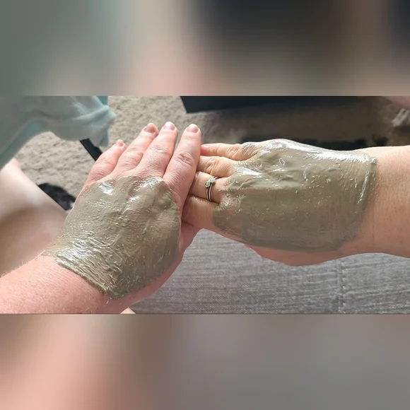 Hand Made Natural Clay Face Mask - Picture 4 of 4